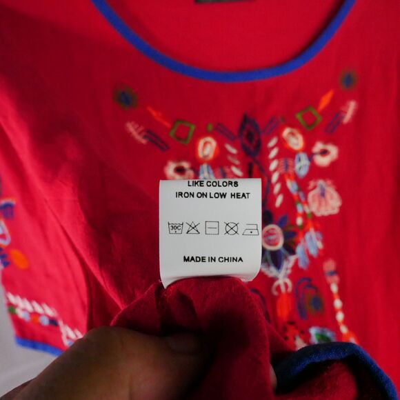IZURIA Womens Size 2XL Red Floral Embroidered Short Sleeve Hi Low Top - Picture 5 of 13